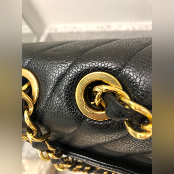 CHANEL Chevron Jumbo XL Caviar - Picture 13 of 16